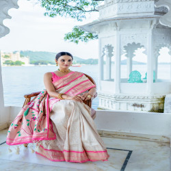 Kanjivaram Silk Saree with Paithani Pallu & Contrast Blouse